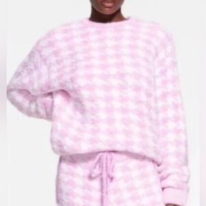 NWT SKIMS Fluffy, Warm unisex Pullover Petal Houndstooth size Large/Extra Large